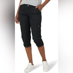 NWT Women’s Lee Ultra Lux Comfort Mid Rise Capri in Black Size 18 Medium